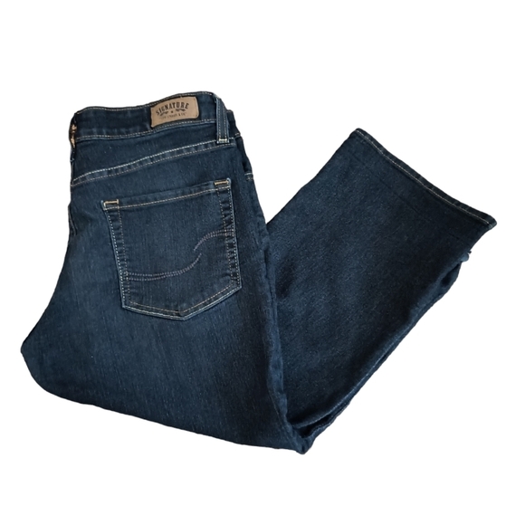 Signature by Levi Strauss Capris Size 8 - Picture 1 of 7
